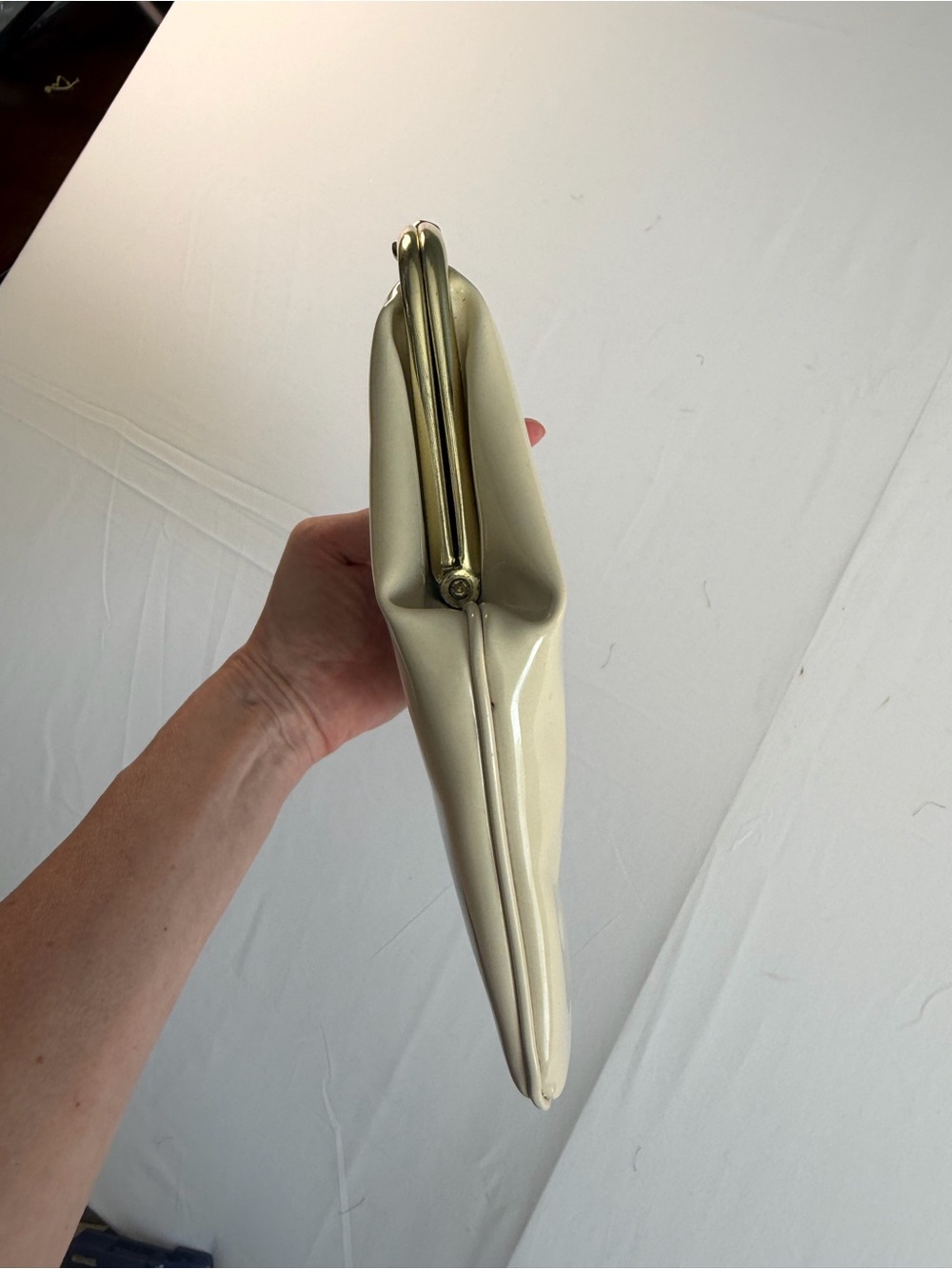 Vintage Ingber Classic Cream Patent Kiss-Lock Wristlet Clutch - Picture 6 of 8